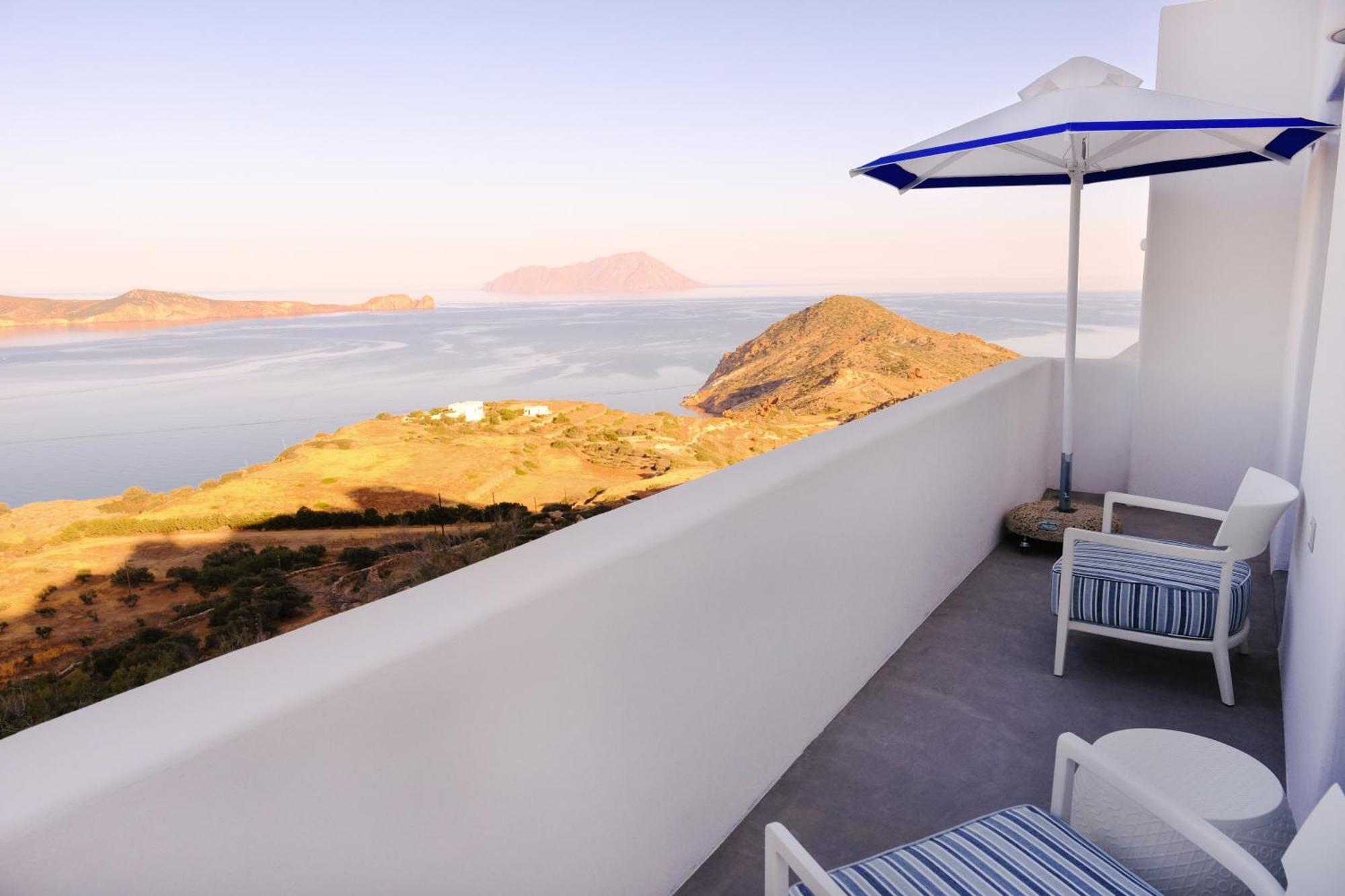 Odyssey Rock Milos Sunset Suites Plaka  Exterior photo