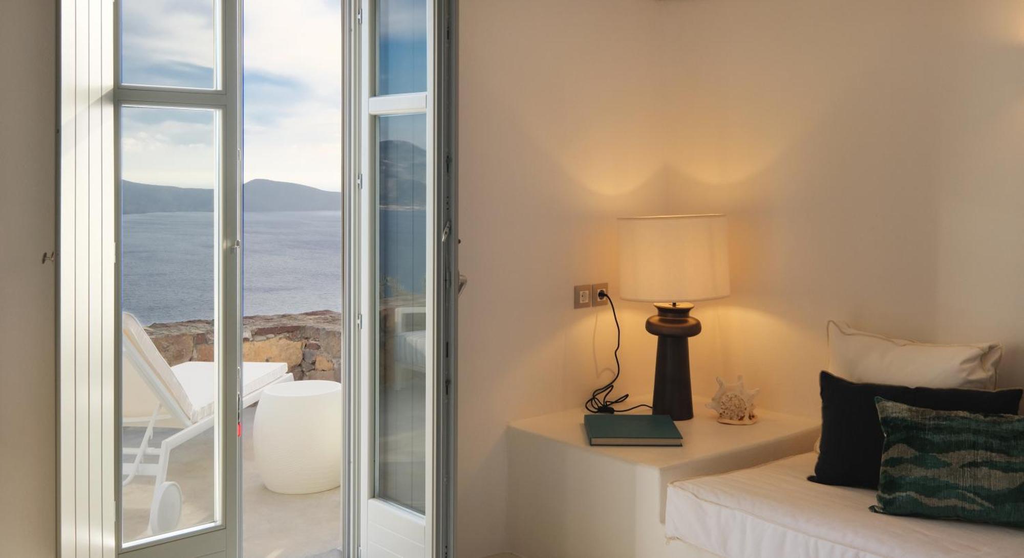 Odyssey Rock Milos Sunset Suites Plaka  Exterior photo