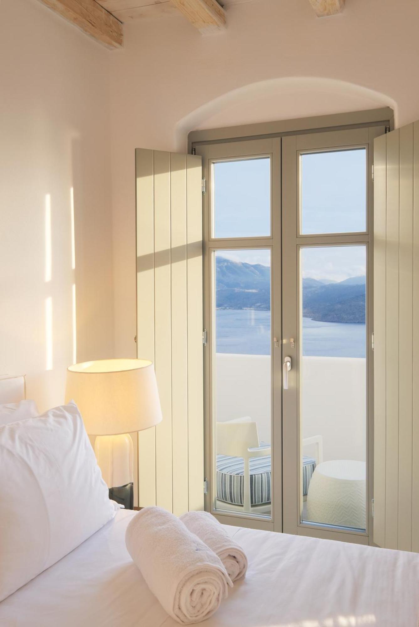 Odyssey Rock Milos Sunset Suites Plaka  Exterior photo
