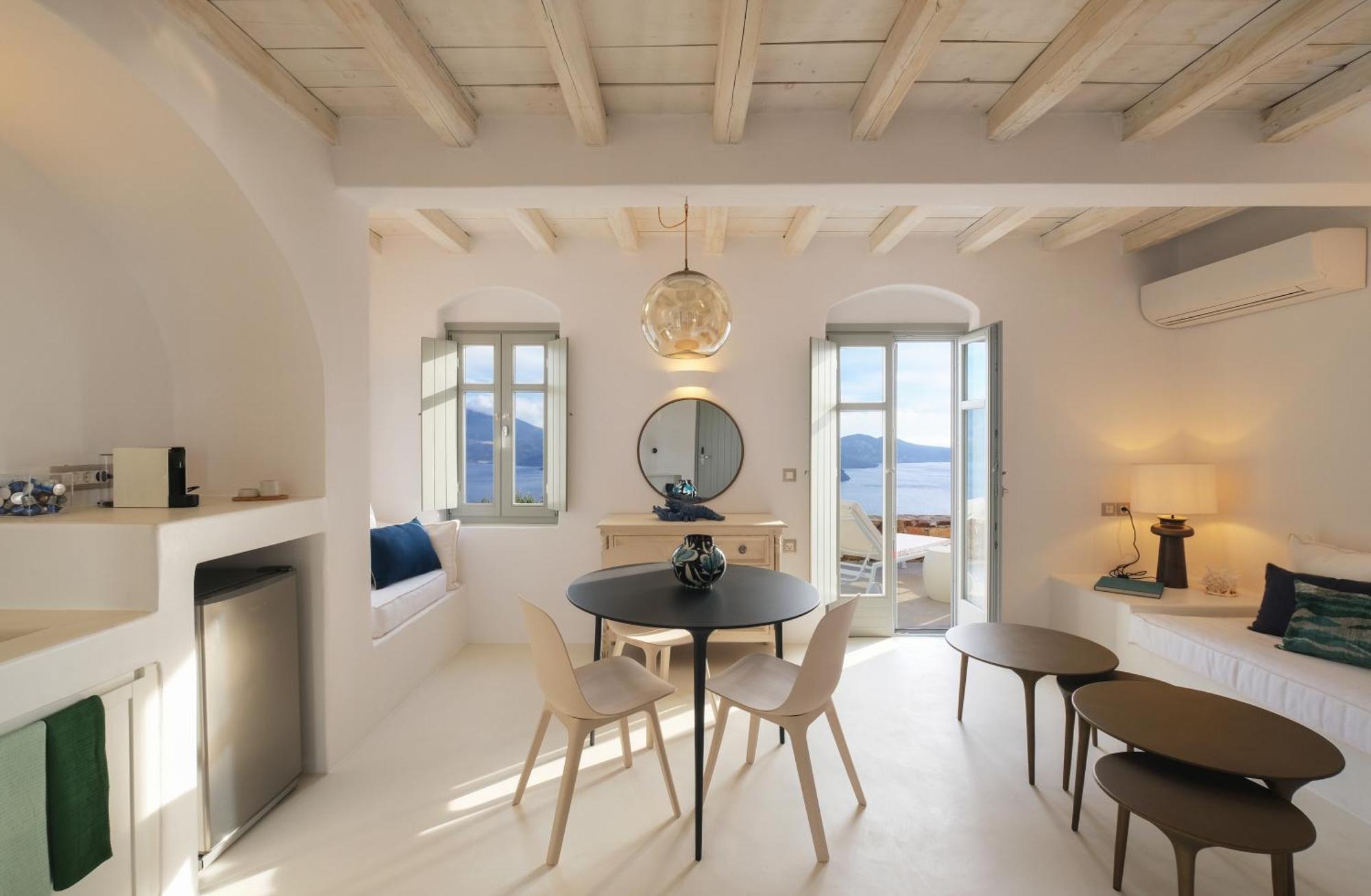 Odyssey Rock Milos Sunset Suites Plaka  Exterior photo
