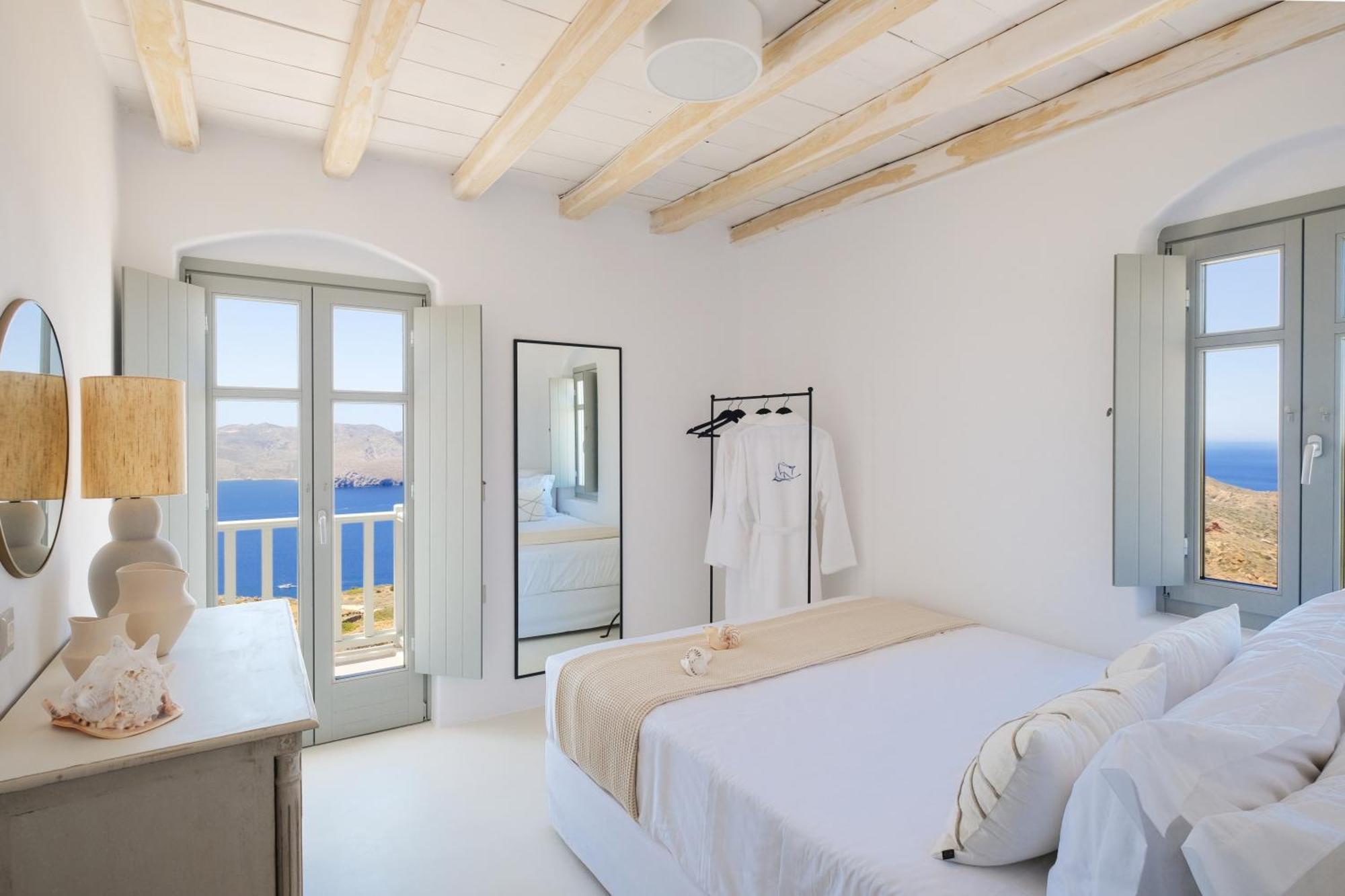 Odyssey Rock Milos Sunset Suites Plaka  Exterior photo